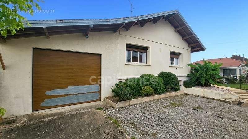 Maison à AUXONNE