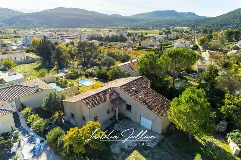 Maison à CUGES-LES-PINS