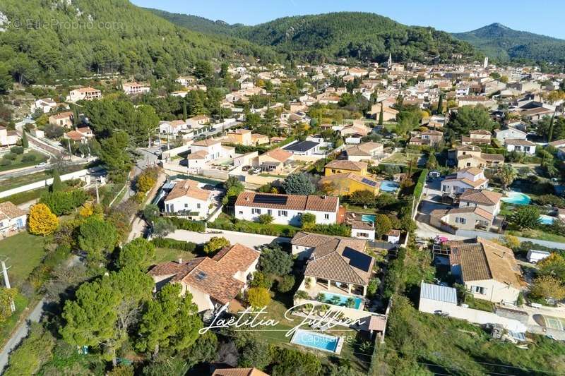 Maison à CUGES-LES-PINS