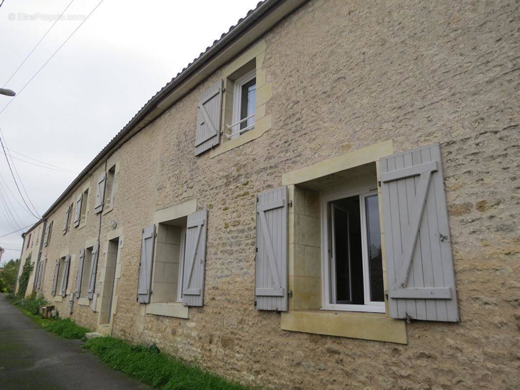 Maison à FONTENAY-LE-COMTE