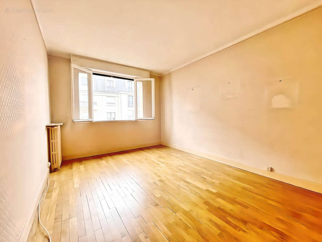 Appartement à CHARENTON-LE-PONT