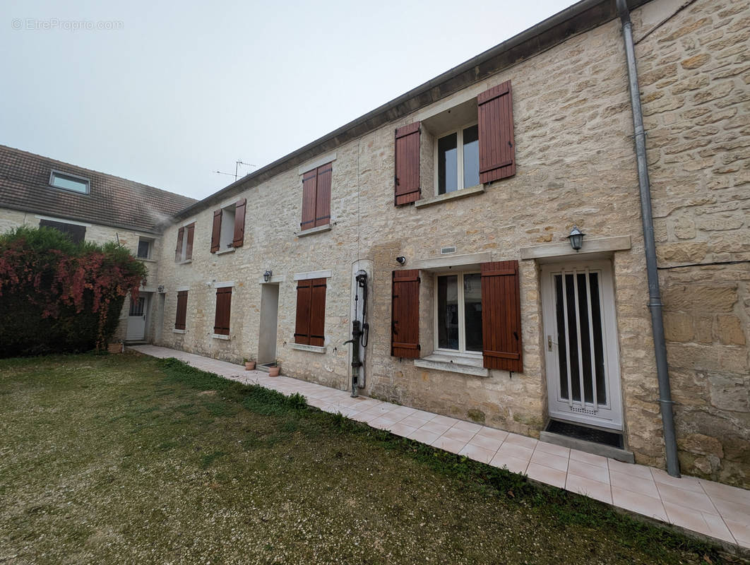 Appartement à VILLERS-SOUS-SAINT-LEU