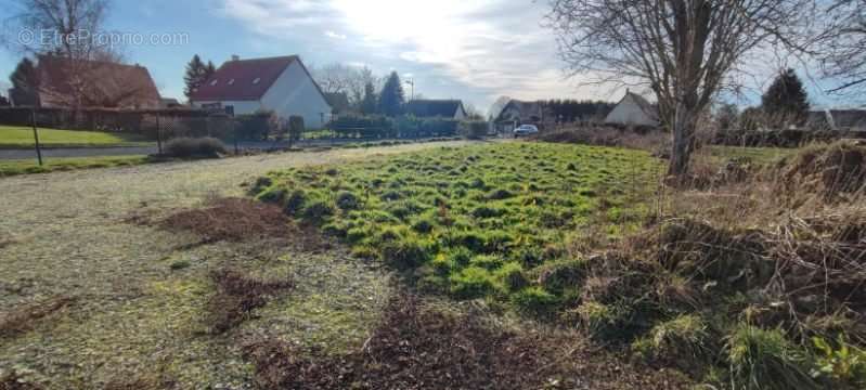 Terrain à TOURVILLE-LA-CAMPAGNE