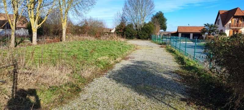 Terrain à TOURVILLE-LA-CAMPAGNE