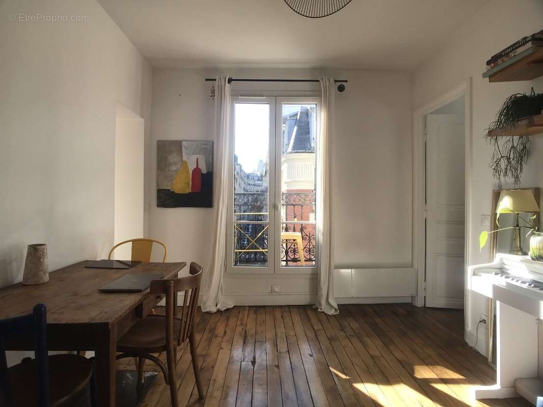 Appartement à PARIS-18E