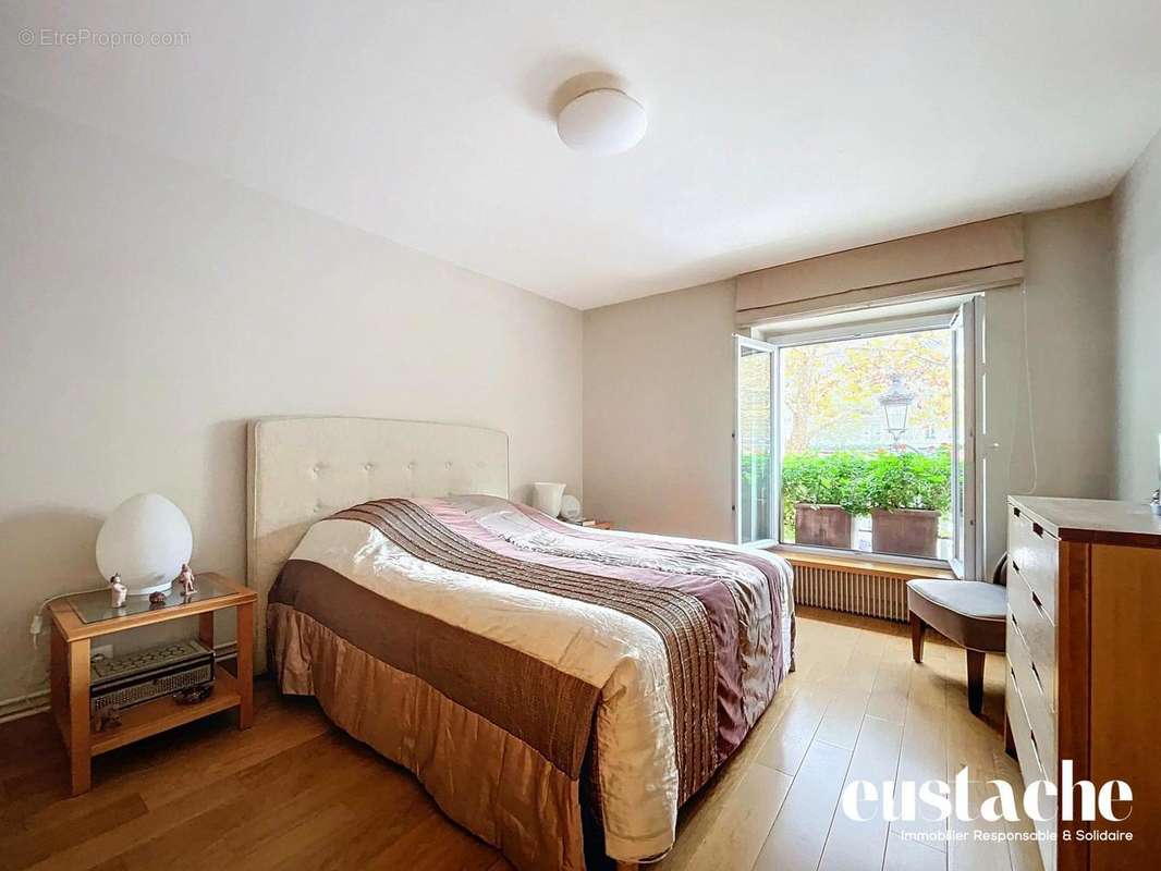 Appartement à PARIS-10E