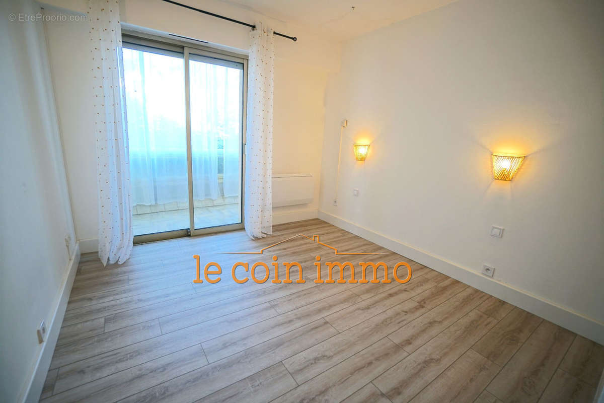 Appartement à LE CANNET