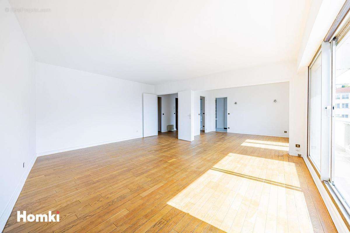 Appartement à PARIS-19E