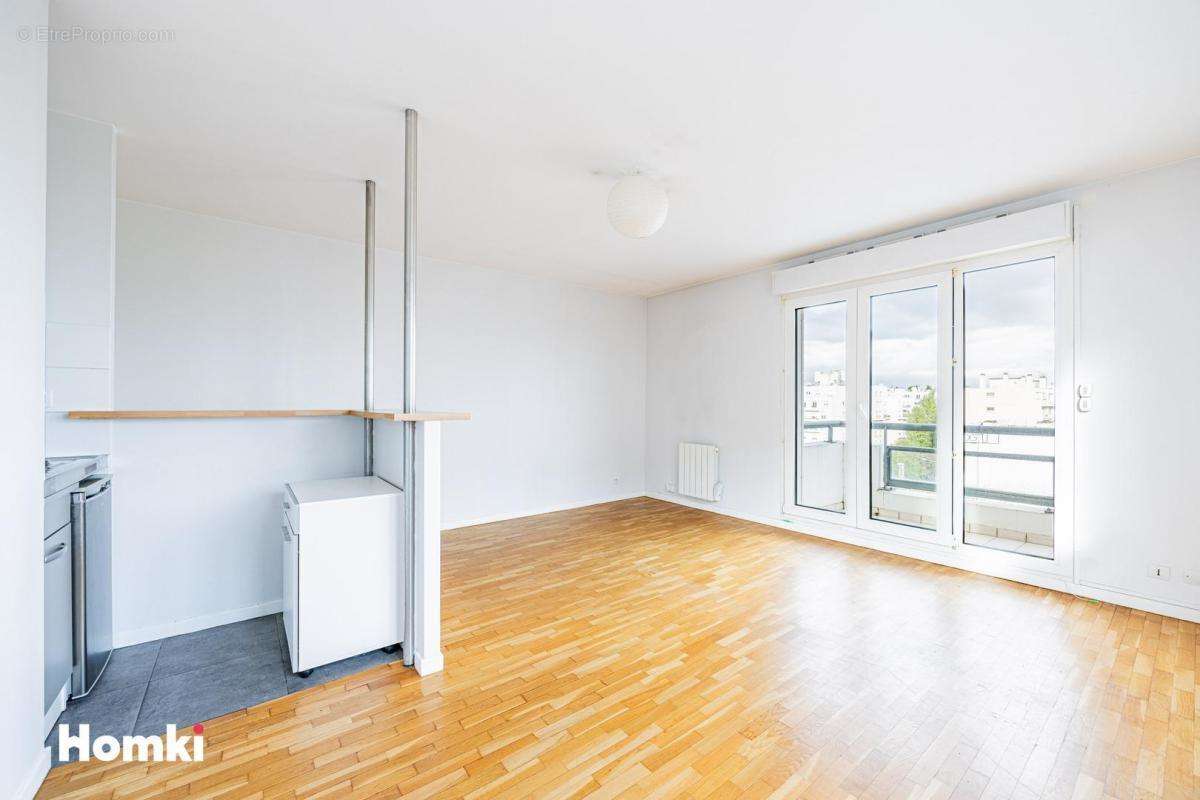 Appartement à COURBEVOIE