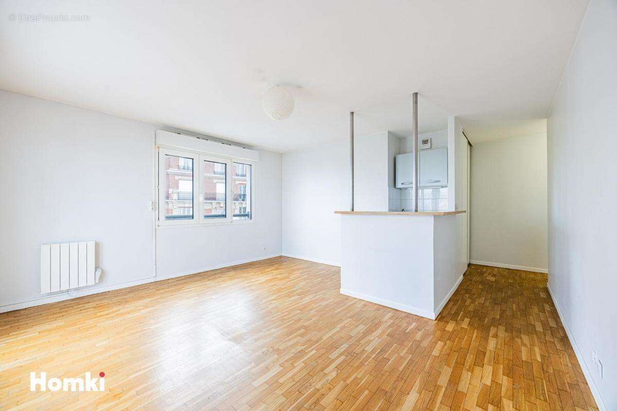 Appartement à COURBEVOIE