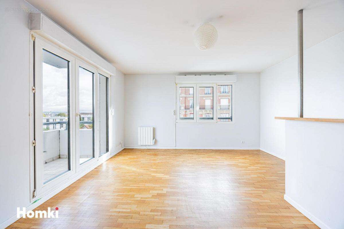 Appartement à COURBEVOIE