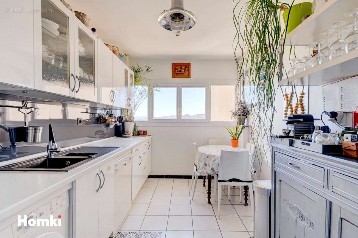 Appartement à MARSEILLE-8E