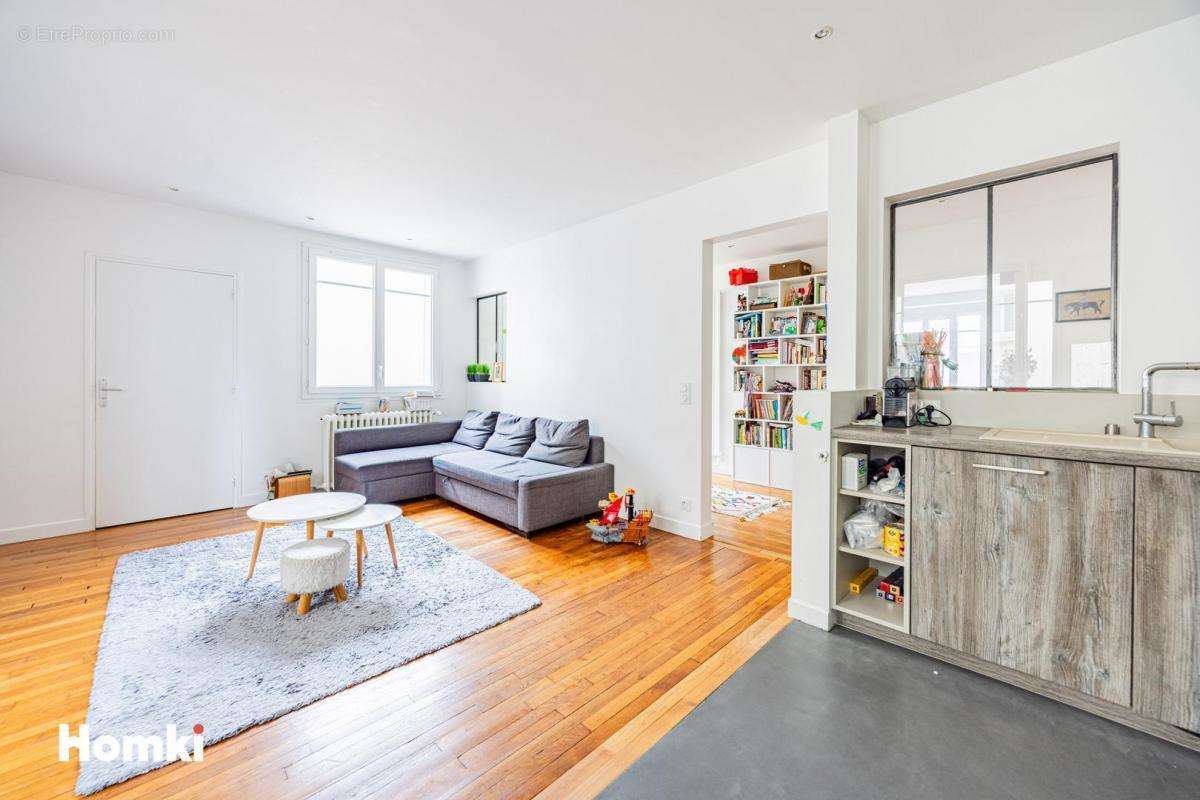 Appartement à COURBEVOIE