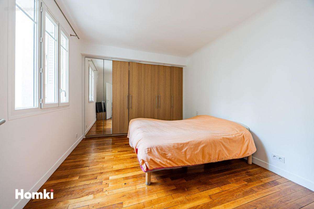 Appartement à COURBEVOIE