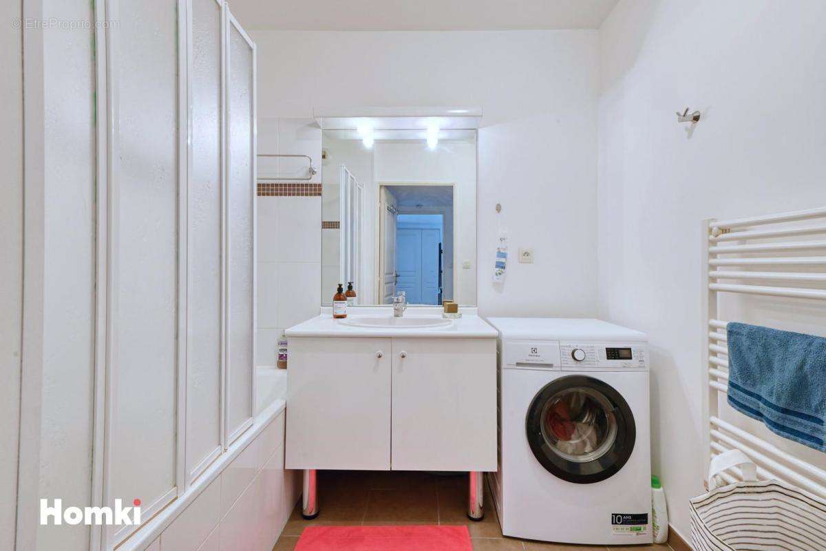 Appartement à MARSEILLE-8E