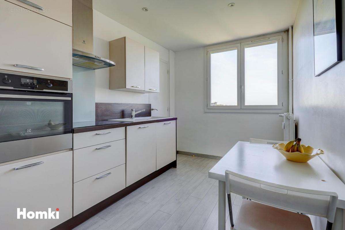 Appartement à MARSEILLE-11E