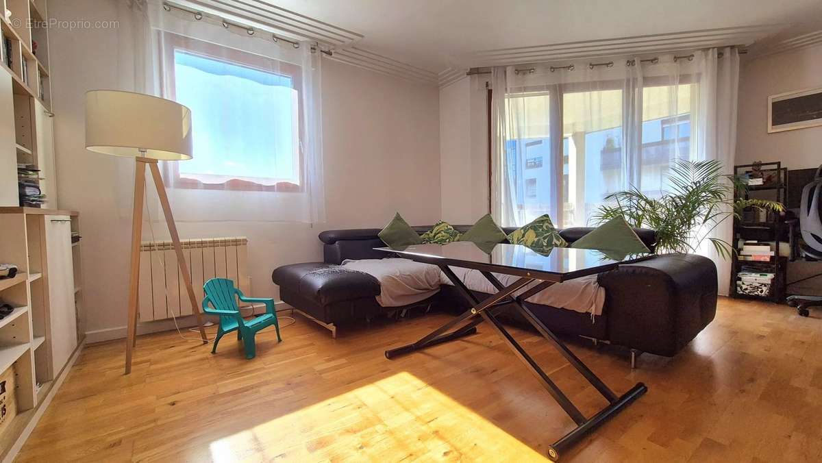 Appartement à ISSY-LES-MOULINEAUX