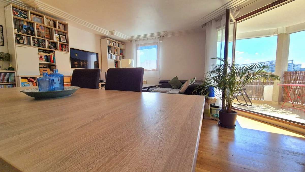 Appartement à ISSY-LES-MOULINEAUX