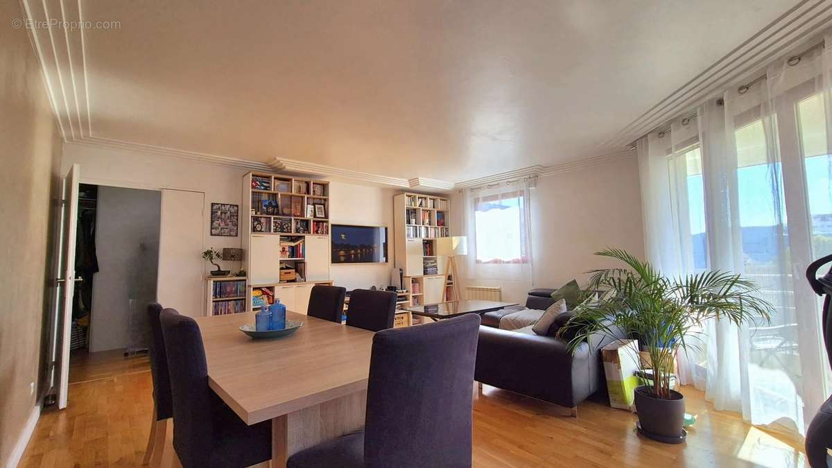 Appartement à ISSY-LES-MOULINEAUX