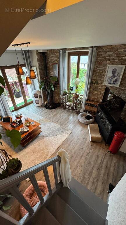 Appartement à POUGNY