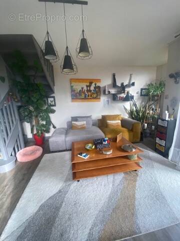 Appartement à POUGNY