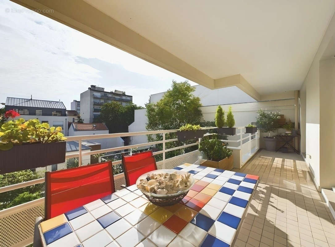 Appartement à SURESNES