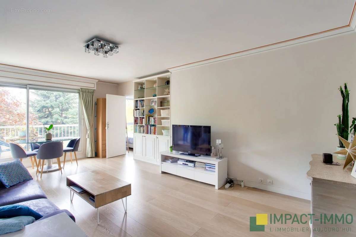 Appartement à COURBEVOIE