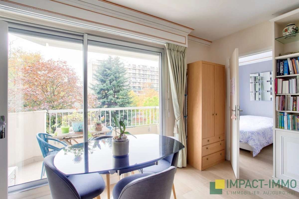 Appartement à COURBEVOIE