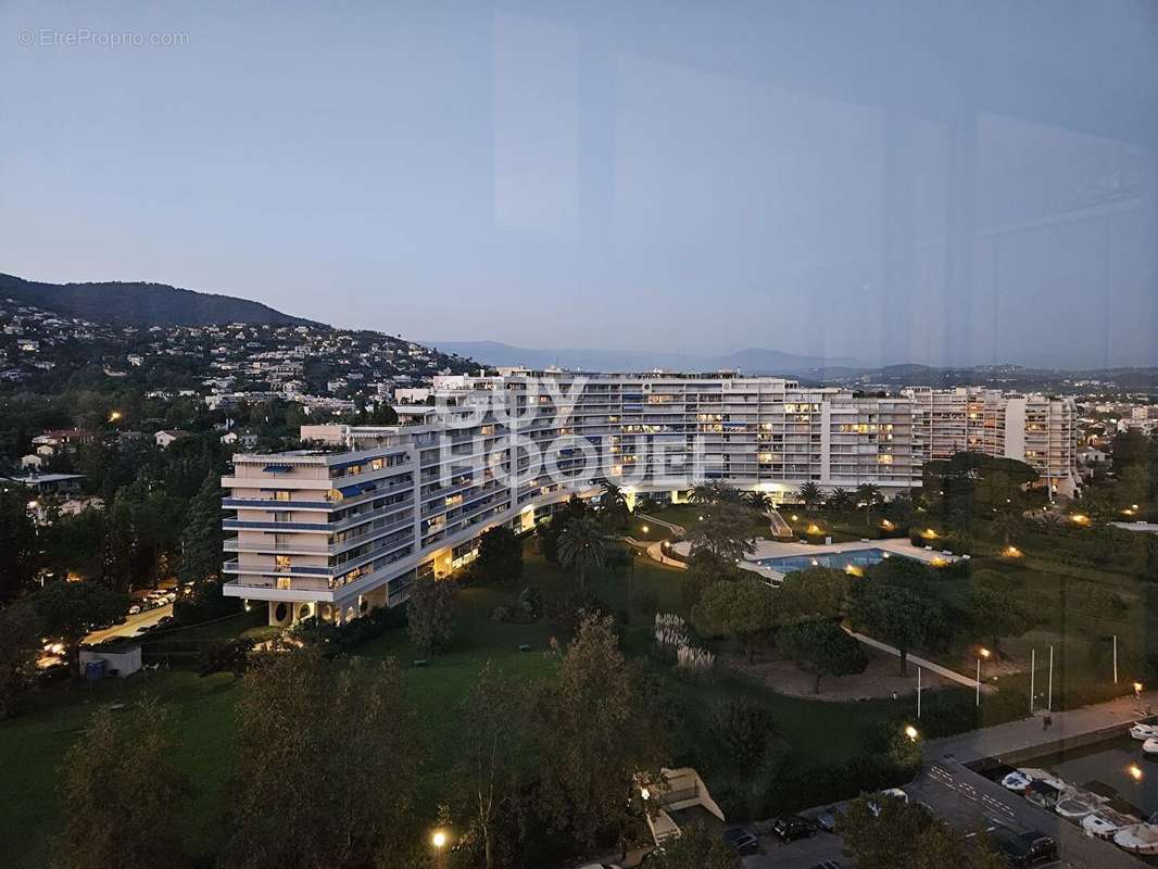 Appartement à MANDELIEU-LA-NAPOULE