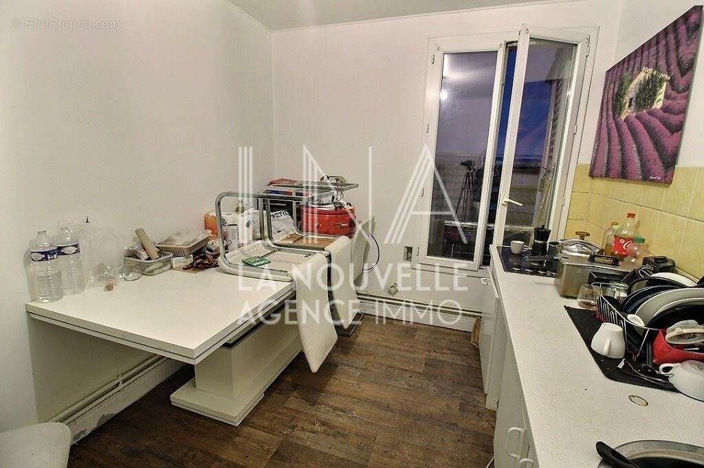 Appartement à LES LILAS