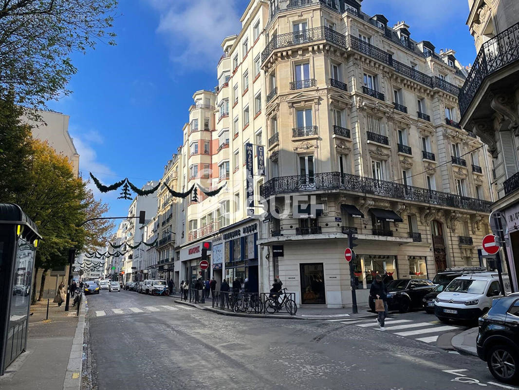 Appartement à PARIS-16E