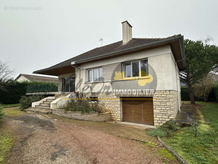 Maison à SAULON-LA-CHAPELLE