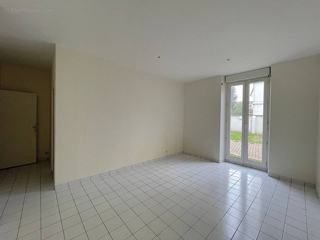 Appartement à NANTERRE