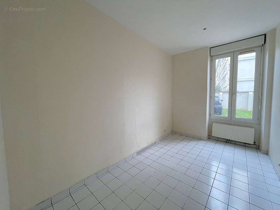 Appartement à NANTERRE