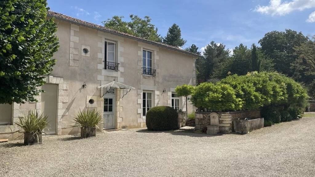 Maison à POITIERS