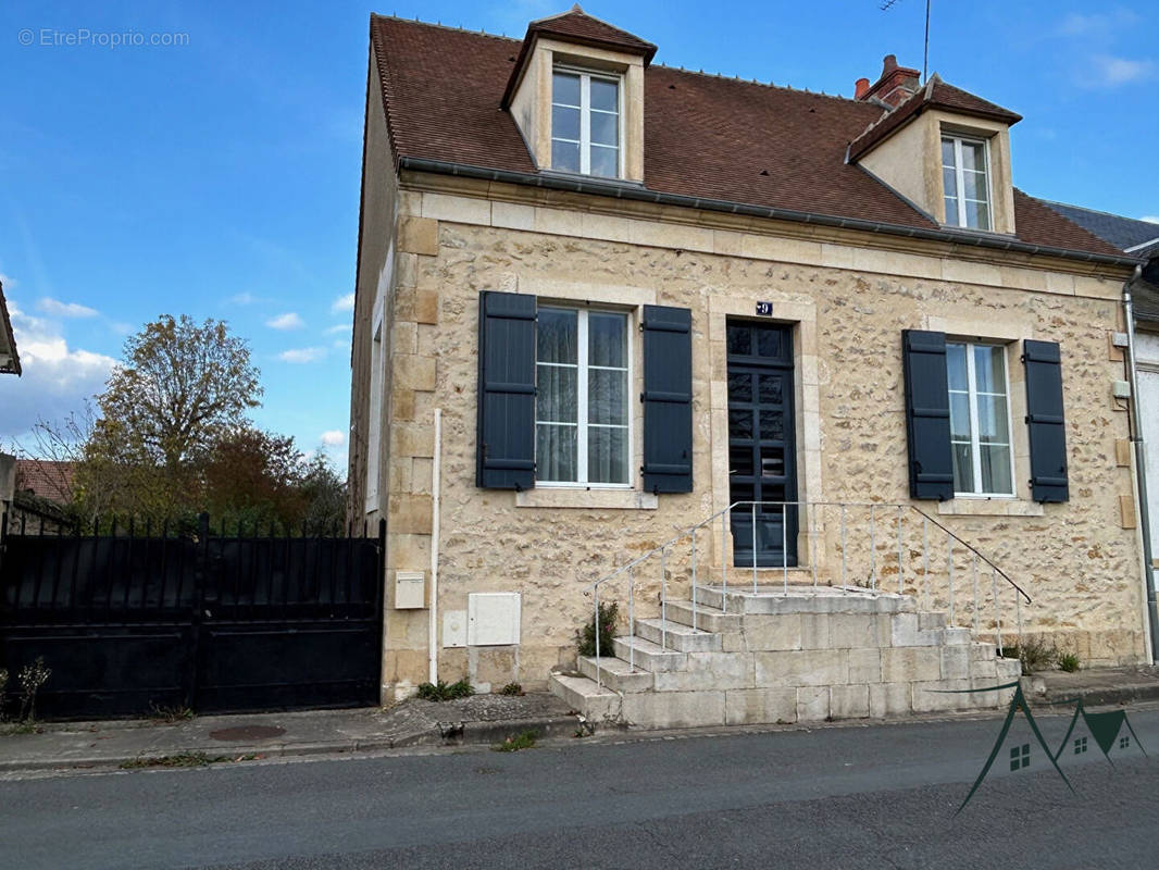 Maison à SAINT-AMAND-MONTROND