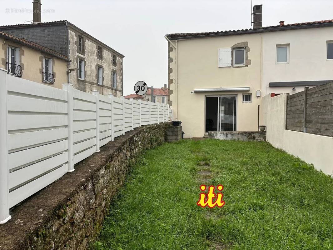 Maison à SAINT-AUBIN-DES-ORMEAUX