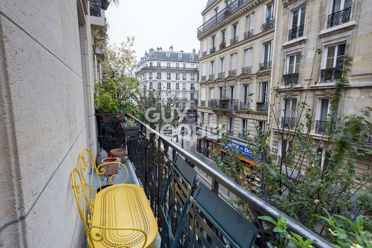 Appartement à PARIS-18E