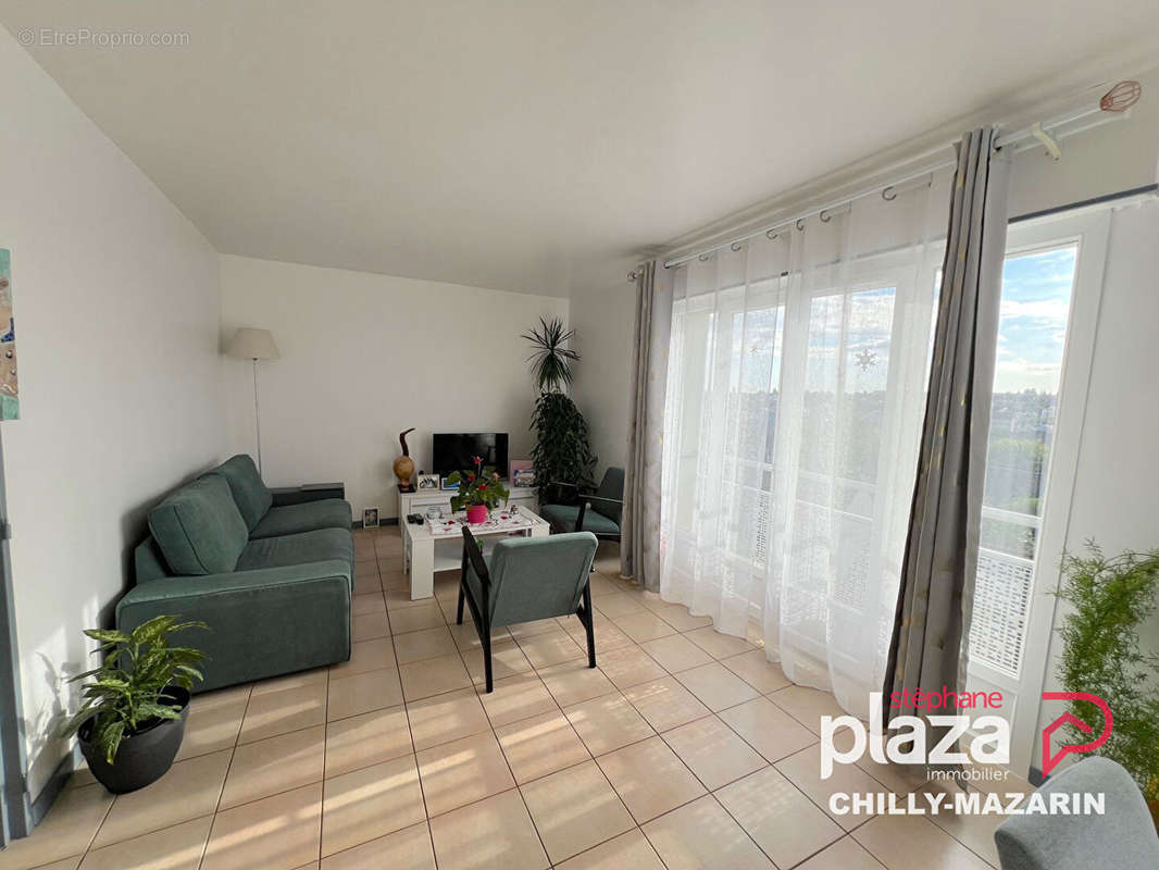 Appartement à CHILLY-MAZARIN