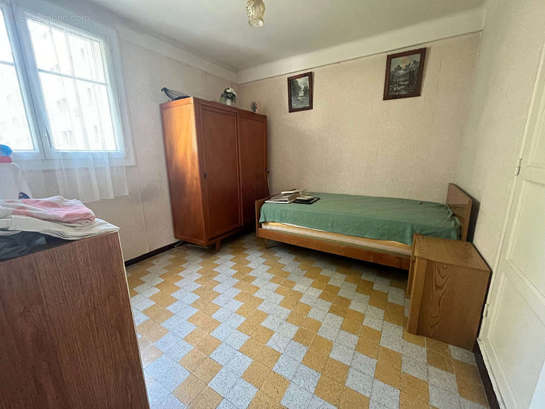 Appartement à MARSEILLE-3E