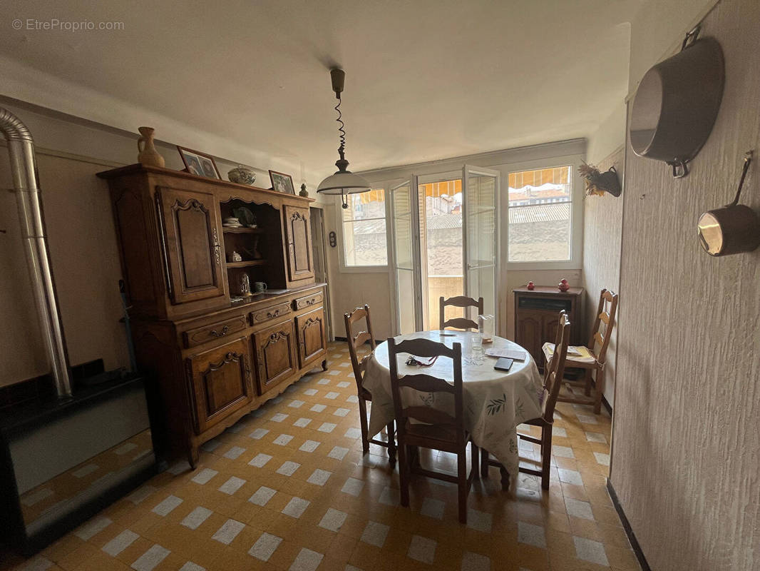 Appartement à MARSEILLE-3E