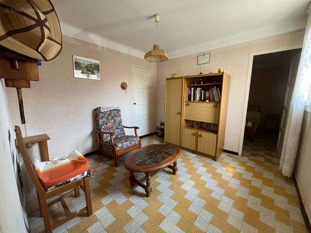 Appartement à MARSEILLE-3E