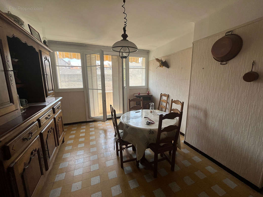 Appartement à MARSEILLE-3E