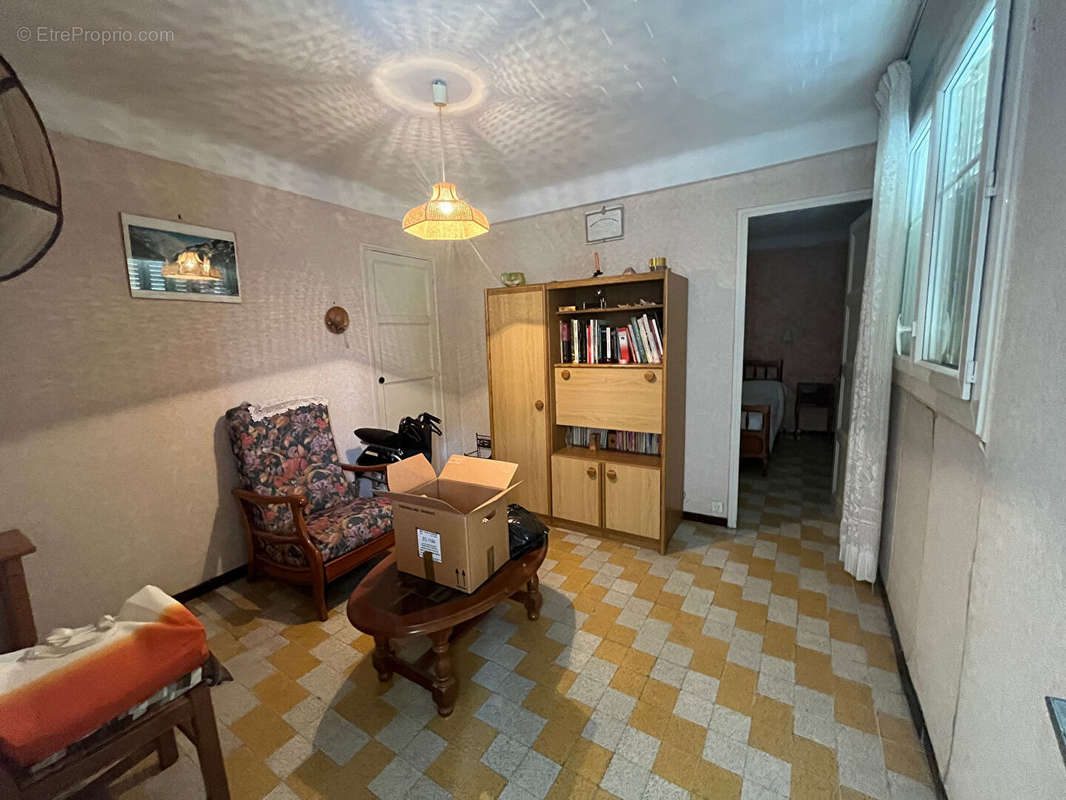 Appartement à MARSEILLE-3E