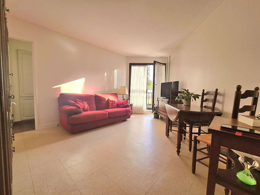 Appartement à PARIS-19E