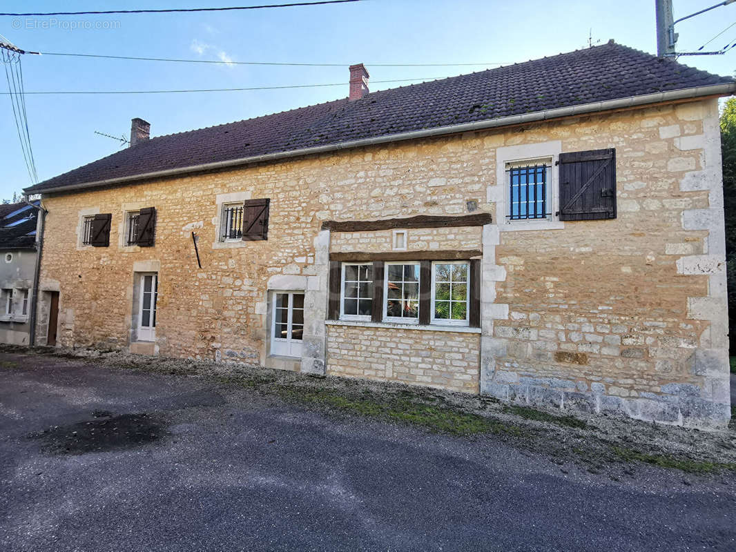 Maison à LAINSECQ