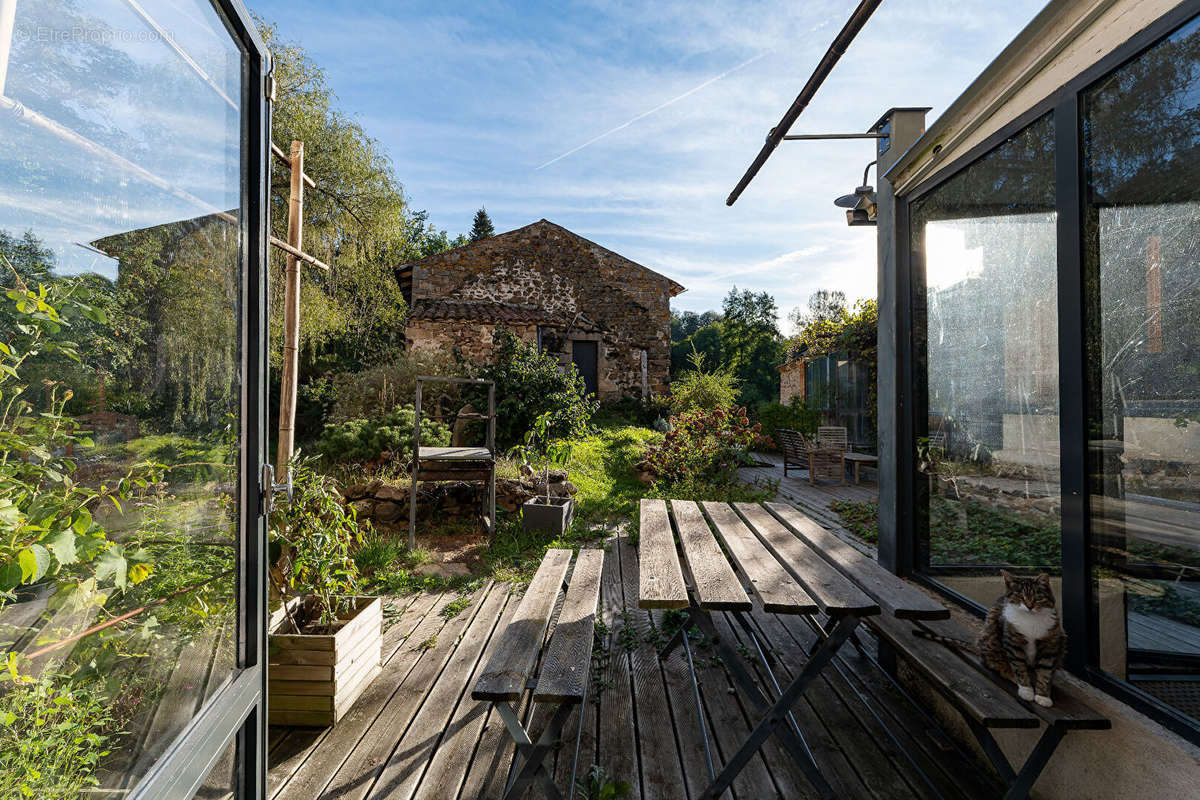 Maison à MANGLIEU