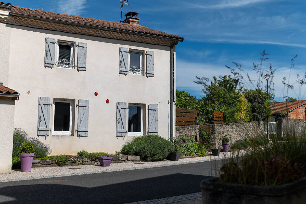 Maison à SAINT-JEAN-DES-OLLIERES