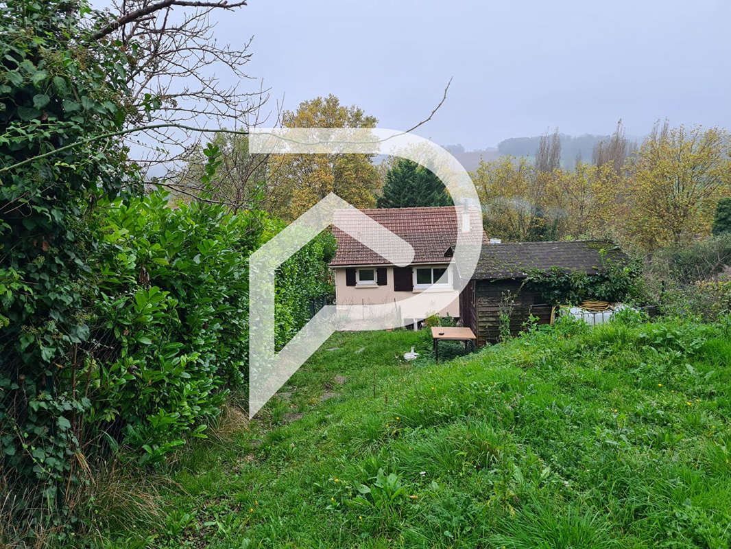 Maison à CRECY-LA-CHAPELLE