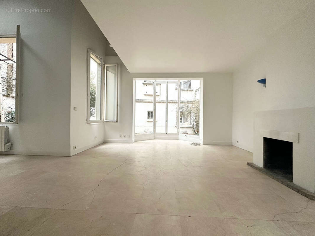 Appartement à PARIS-18E